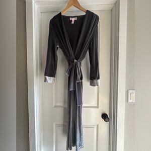 Oscar de la Renta Elegant Gray Women's Robe medium